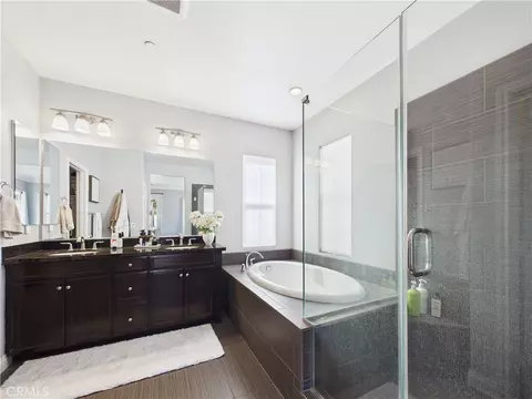 Bath - 3174 E Piru, Brea, CA 92821 photo 4 of 6