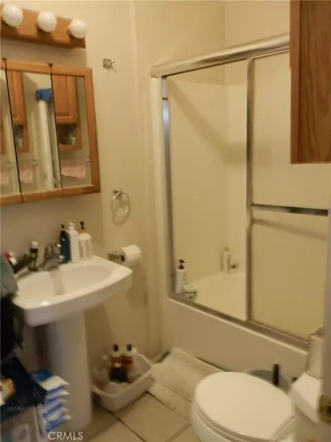 Bath - 7731 Inca Trl, Yucca Valley, CA 92284 photo 2 of 2