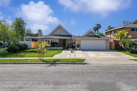 17341 Almelo Ln, Huntington Beach, CA 92649