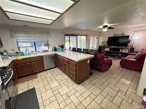 2016 Driftstone, Glendora, CA 91740 photo 4