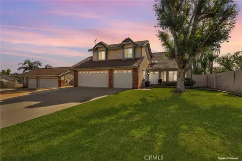 11048 Thrush Dr, Riverside, CA 92505