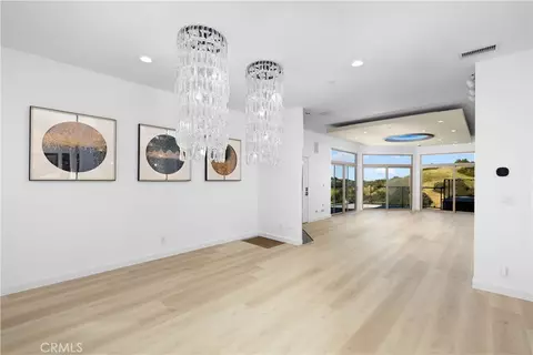 2637 N Mountain Ave, Claremont, CA 91711