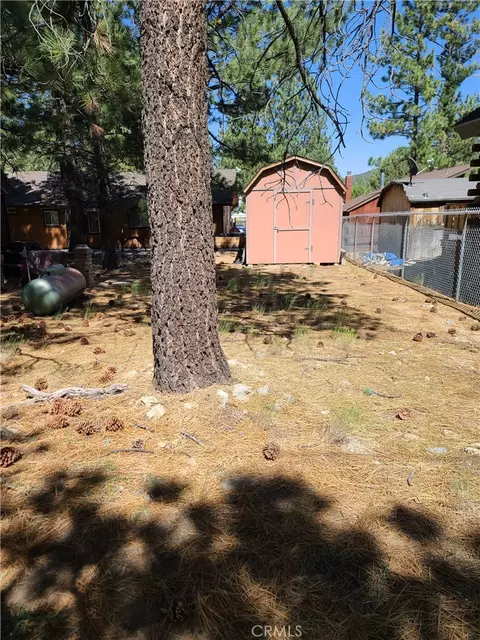 Exterior - 970 D Ln, Big Bear City, CA 92314 photo 3 of 4