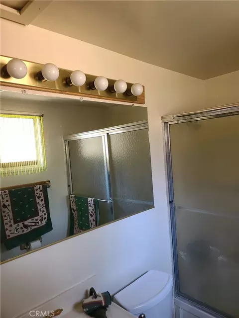 Bath - 970 D Ln, Big Bear City, CA 92314 photo 2 of 7