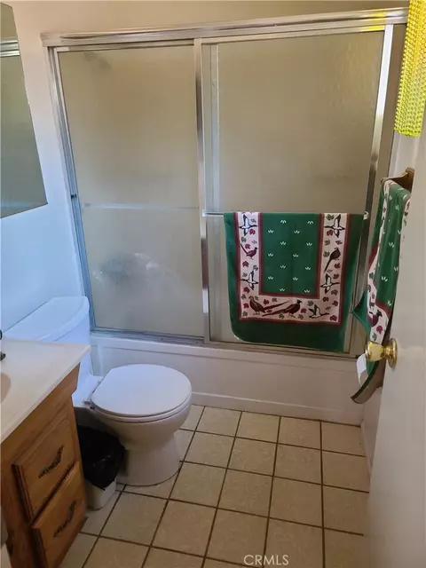 Bath - 970 D Ln, Big Bear City, CA 92314 photo 3 of 7