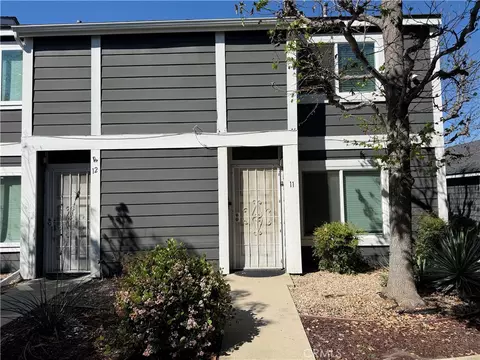 824 N Pasadena Ave #11, Azusa, CA 91702