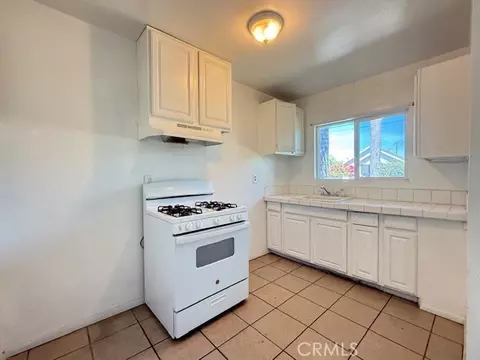 Kitchen - 818 E C St, Colton, CA 92324 photo 2 of 2