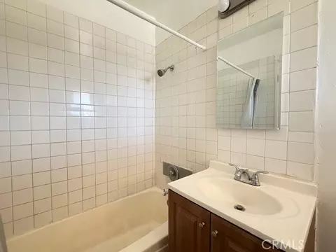Bath - 818 E C St, Colton, CA 92324 photo 2 of 3