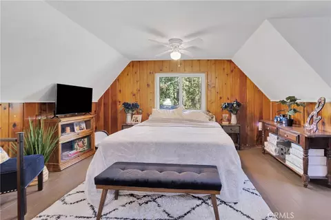 Bedroom - 1056 Eagle Rd, Wrightwood, CA 92397 photo 2 of 5