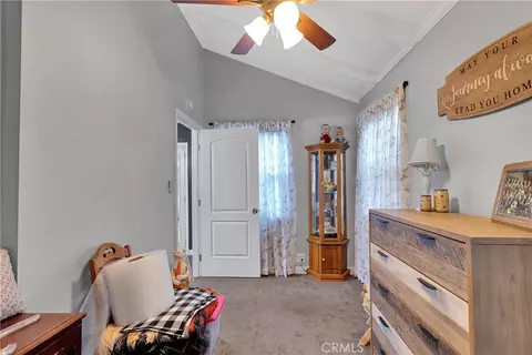 Entry Way - 1056 Eagle Rd, Wrightwood, CA 92397 photo 4 of 5