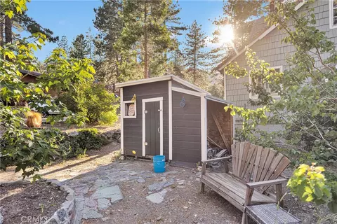 Exterior - 1056 Eagle Rd, Wrightwood, CA 92397 photo 7 of 19