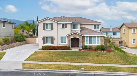 2272 Mary Clare St, Corona, CA 92882
