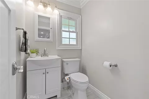 Bath - 504 E Comstock, Glendora, CA 91741 photo 1 of 4