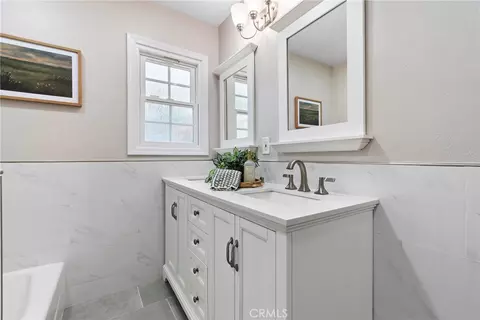 Bath - 504 E Comstock, Glendora, CA 91741 photo 4 of 4