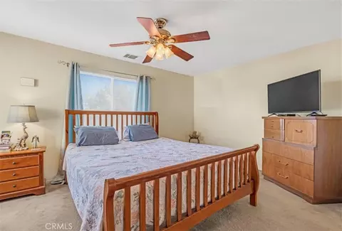 Bedroom - 14172 Paddock Rd, Victorville, CA 92394 photo 2 of 2