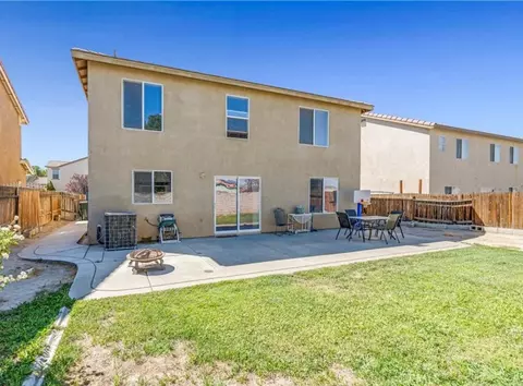 Exterior - 14172 Paddock Rd, Victorville, CA 92394 photo 3 of 4