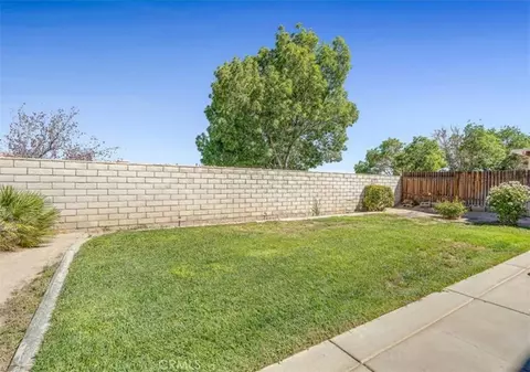 Exterior - 14172 Paddock Rd, Victorville, CA 92394 photo 4 of 4
