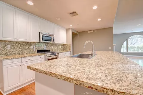 Kitchen - 135 Pathway, Irvine, CA 92618 photo 3 of 5