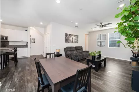 Entry Way - 822 Mandarin, Upland, CA 91786 photo 2 of 4