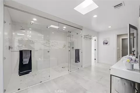 Bath - 940 N Silent Ranch Dr, Glendora, CA 91741 photo 1 of 11