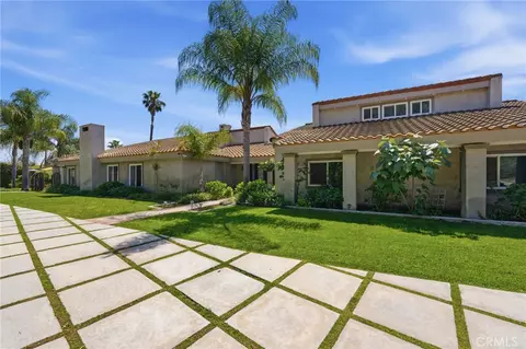 940 N Silent Ranch Dr, Glendora, CA 91741
