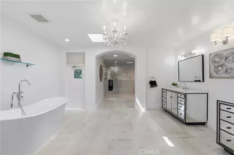 Bath - 940 N Silent Ranch Dr, Glendora, CA 91741 photo 2 of 11