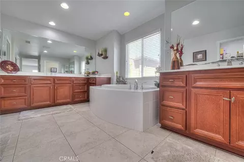 Bath - 14587 Baylor Ave, Chino, CA 91710 photo 5 of 6