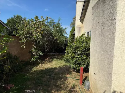 Exterior - 10517 Dream St, Bloomington, CA 92316 photo 8 of 8