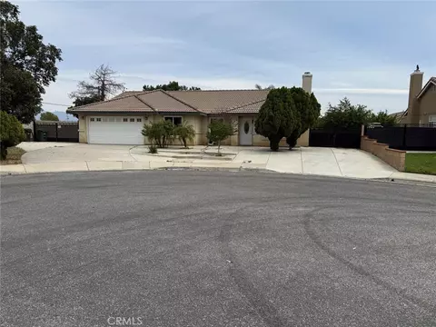 10517 Dream St, Bloomington, CA 92316