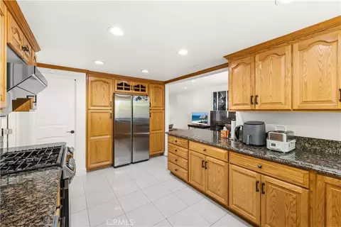 Kitchen - 163 Saddle, Placentia, CA 92870 photo 2 of 3
