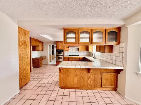 Kitchen - 14890 Apple Vly, Apple Valley, CA 92307 photo 2 of 3