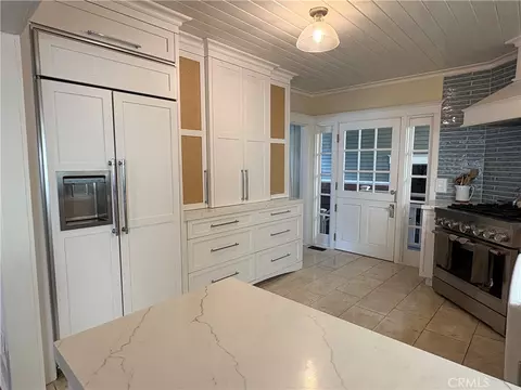 Kitchen - 6025 E Ocean, Long Beach, CA 90803 photo 3 of 5
