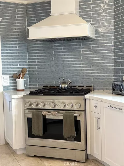 Kitchen - 6025 E Ocean, Long Beach, CA 90803 photo 1 of 5
