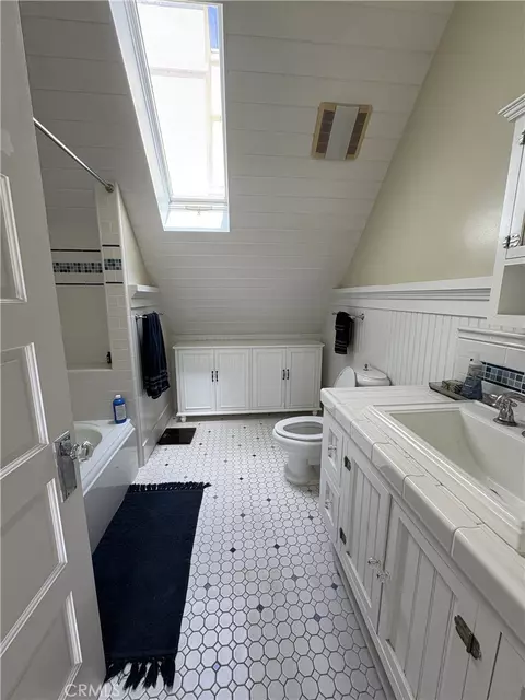 Bath - 6025 E Ocean, Long Beach, CA 90803 photo 4 of 6