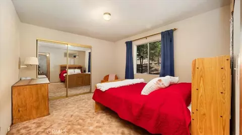 Bedroom - 25172 Moon Dr, Crestline, CA 92325 photo 1 of 2
