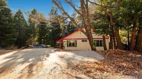 Exterior - 25172 Moon Dr, Crestline, CA 92325 photo 4 of 7