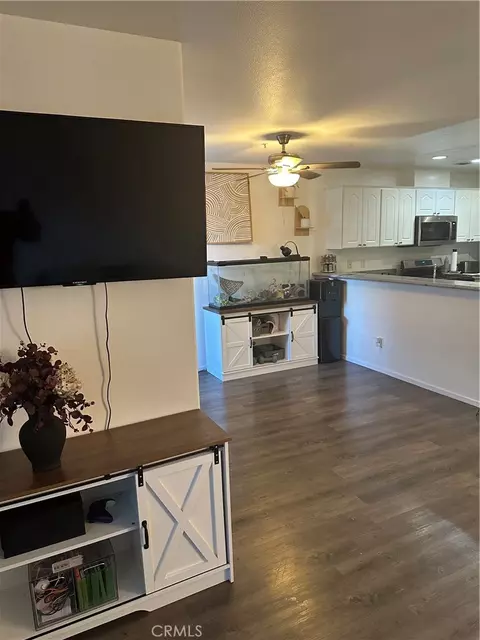 220 W Walnut #B, Rialto, CA 92376 photo 2
