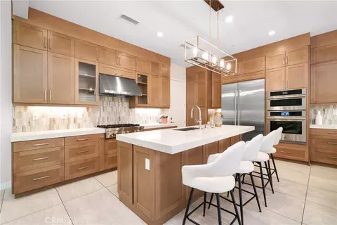 Kitchen - 438 Sycamore Dr, Montebello, CA 90640 photo 2 of 3