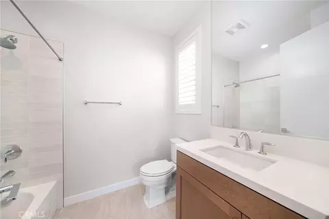Bath - 438 Sycamore Dr, Montebello, CA 90640 photo 2 of 3