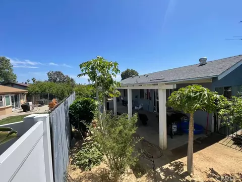 Exterior - 4267 Baggett, Riverside, CA 92505 photo 5 of 11