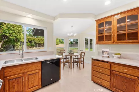 Kitchen - 1618 Winston Way, Upland, CA 91784 photo 3 of 4