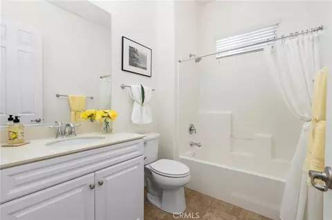 Bath - 467 Madera Crk, Beaumont, CA 92223 photo 2 of 2