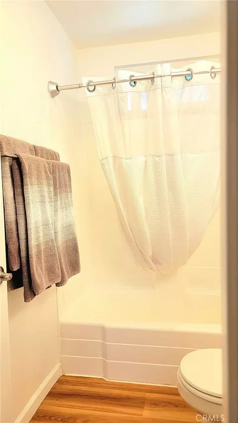 Bath - 63543 Jadeite St, Joshua Tree, CA 92252 photo 1 of 2
