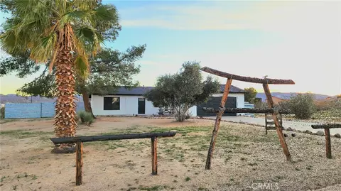 Exterior - 63543 Jadeite St, Joshua Tree, CA 92252 photo 7 of 16