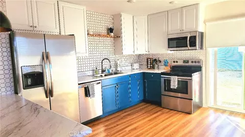 Kitchen - 63543 Jadeite St, Joshua Tree, CA 92252 photo 1 of 6