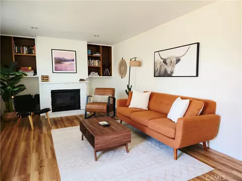 Living - 63543 Jadeite St, Joshua Tree, CA 92252 photo 3 of 5
