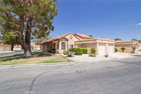Exterior - 19022 Cedar, Apple Valley, CA 92308 photo 4 of 5