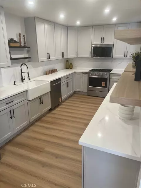 15150 Dickens Ave #203, Sherman Oaks, CA 91403