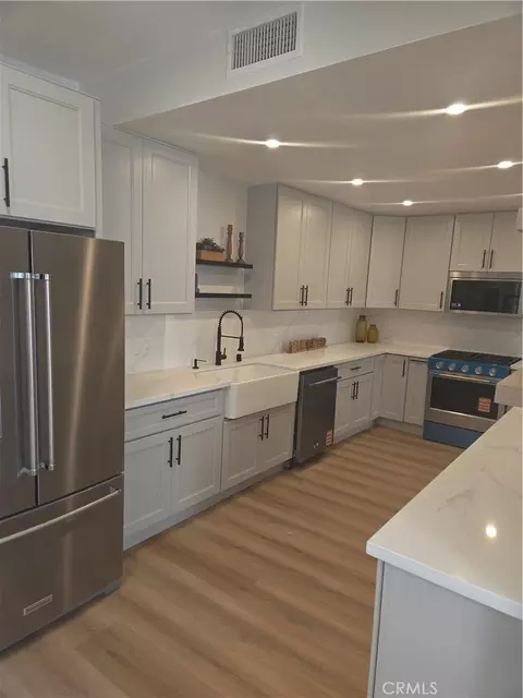 15150 Dickens Ave #203, Sherman Oaks, CA 91403
