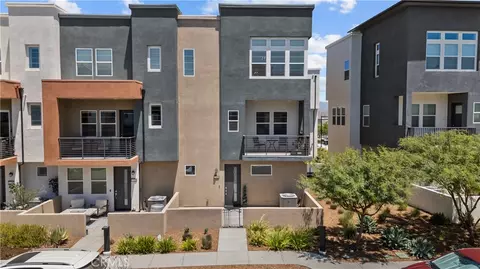 27034 Hummingbird Ln, Valencia, CA 91381
